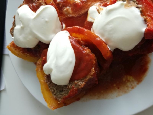 Rezept: Gefüllte Paprika „Oriental Style“ mit Joghurt Rezept: Gefüllte Paprika „Oriental Style“ mit Joghurt