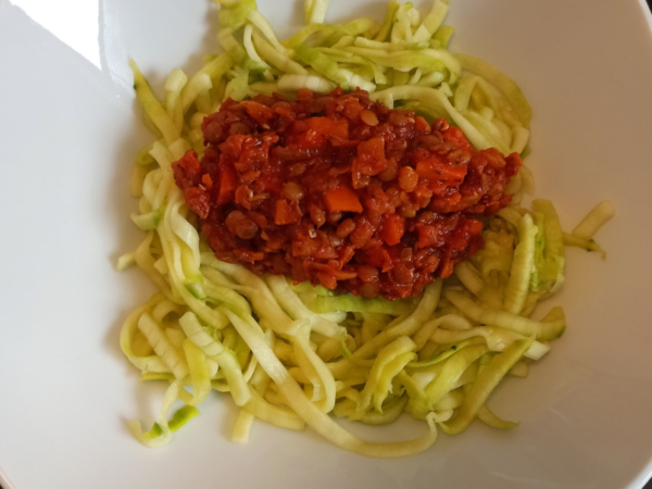 Rezept: Zucchini Spaghetti mit Linsen-Bolognese Rezept: Zucchini Spaghetti mit Linsen-Bolognese